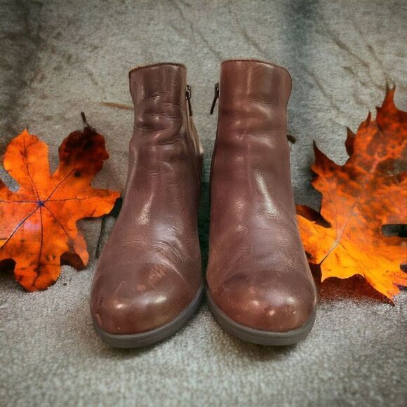 Born Brown Leather High Heel Ankle Boots zip up Womens Size 8.5M/W Style D40503 - Picture 1 of 6